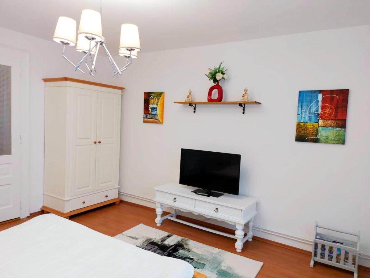 Casa Dusa - Apartament Crisstina Apartment Brasov Ngoại thất bức ảnh