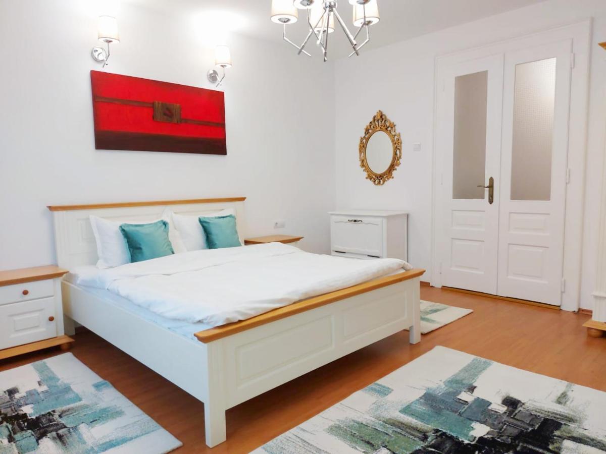 Casa Dusa - Apartament Crisstina Apartment Brasov Ngoại thất bức ảnh