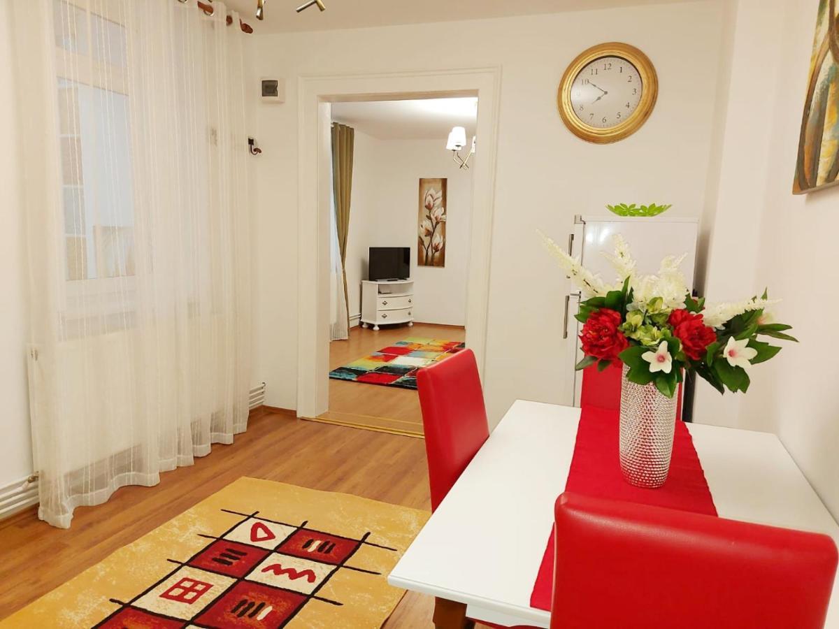 Casa Dusa - Apartament Crisstina Apartment Brasov Ngoại thất bức ảnh