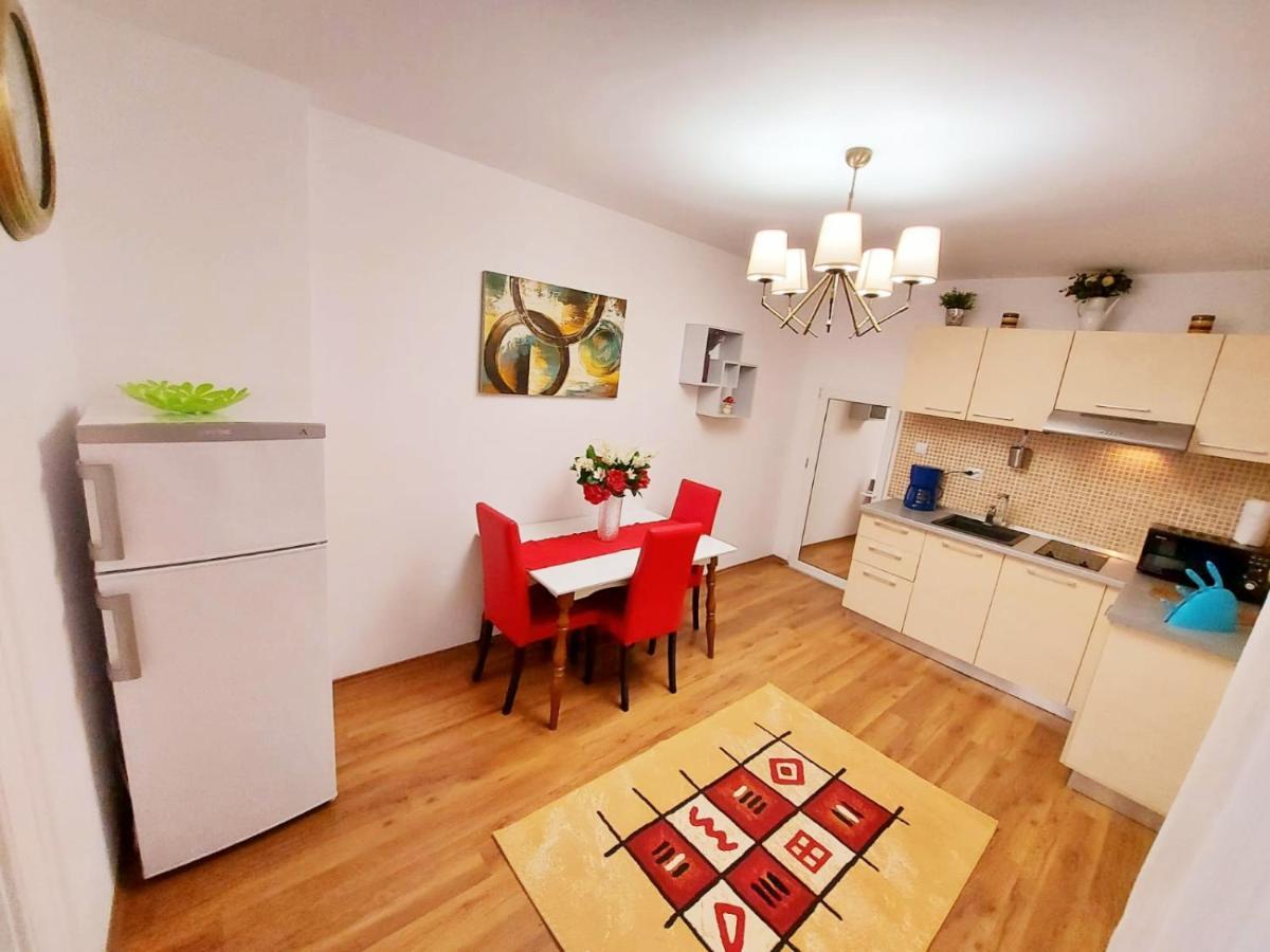 Casa Dusa - Apartament Crisstina Apartment Brasov Ngoại thất bức ảnh