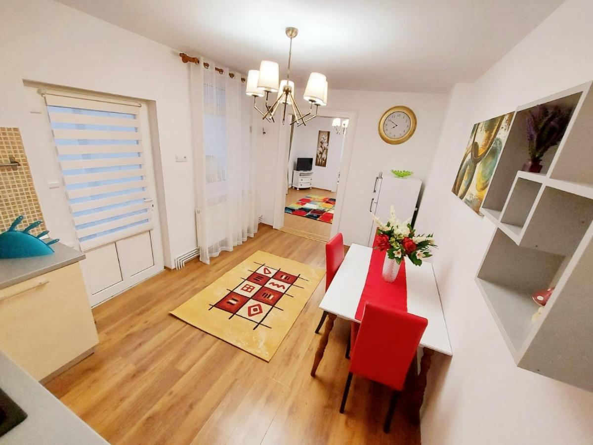 Casa Dusa - Apartament Crisstina Apartment Brasov Ngoại thất bức ảnh